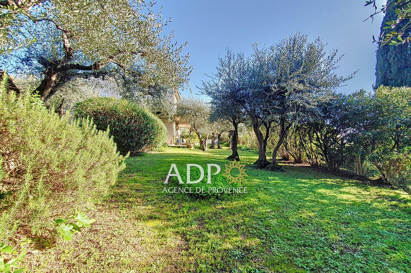 Maison - 163 m² - 9 pièces