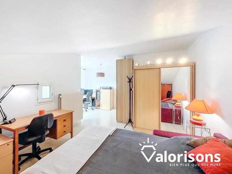 Appartement - 90 m² - 4 pièces