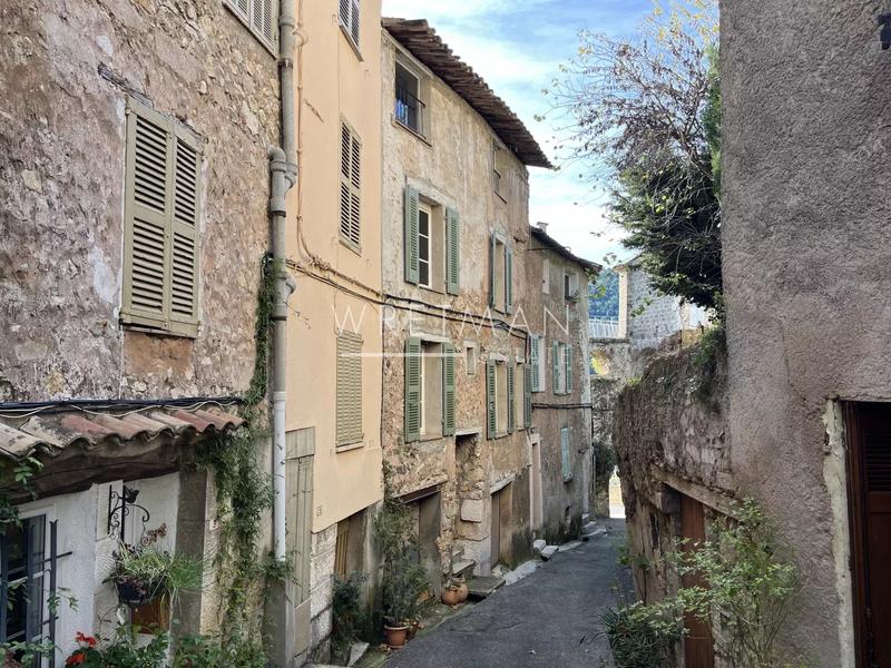 Maison de village - 212 m² - 9 pièces