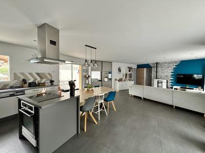 Maison - 138 m² - 7 pièces