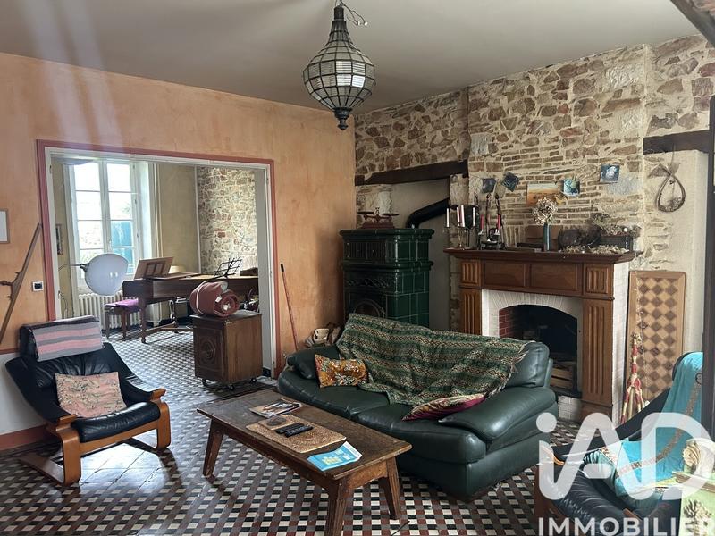 Maison - 340 m² - 9 pièces