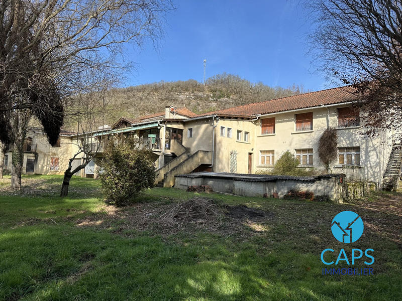 Maison - 600 m² - 15 pièces