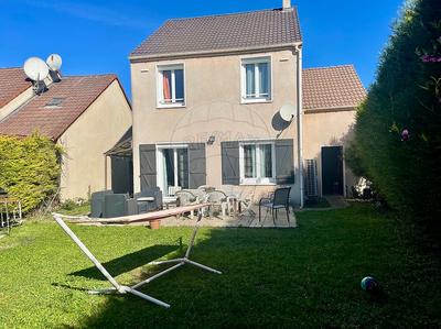 Maison - 92 m² - 5 pièces