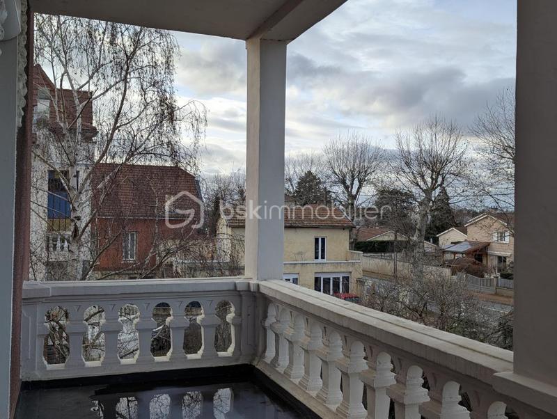 Demeure - 233 m² - 10 pièces