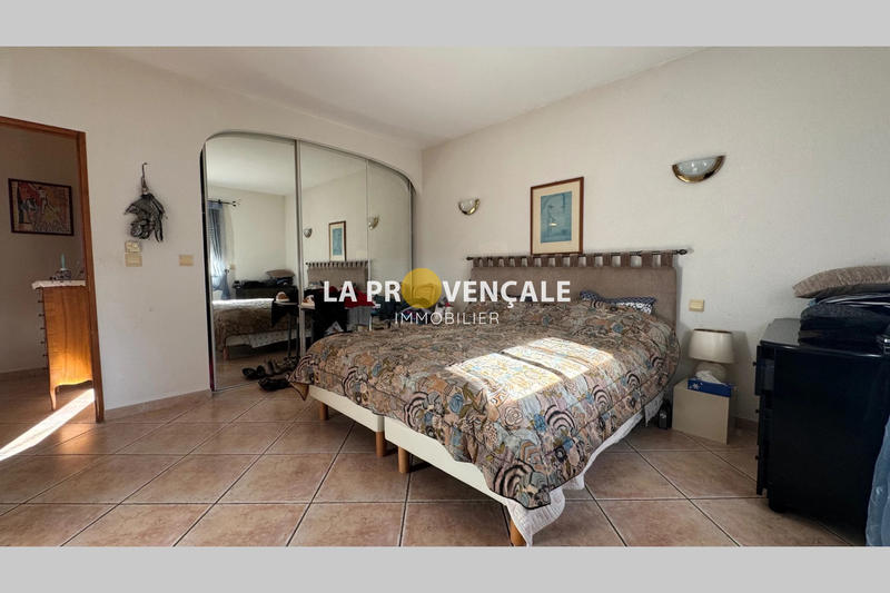 Maison - 290 m² - 9 pièces