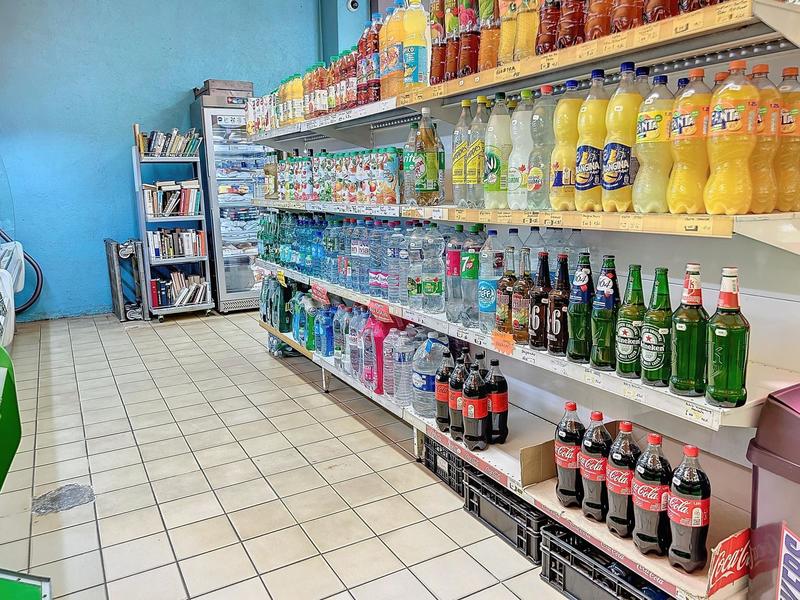 Local commercial - 84 m² - 2 pièces