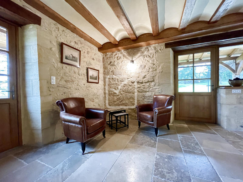 Maison - 435 m² - 9 pièces