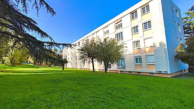 Appartement - 81 m² - 5 pièces