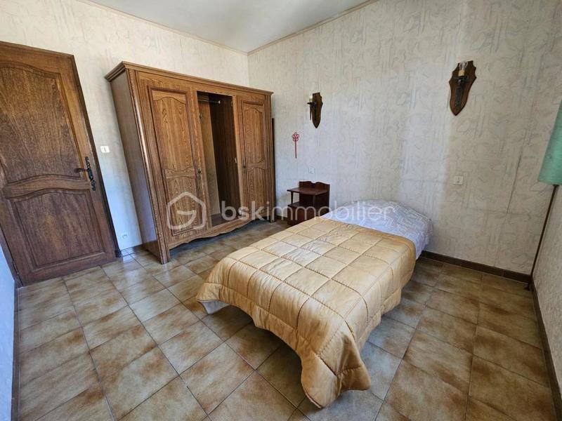 Maison traditionnelle - 232 m² - 8 pièces