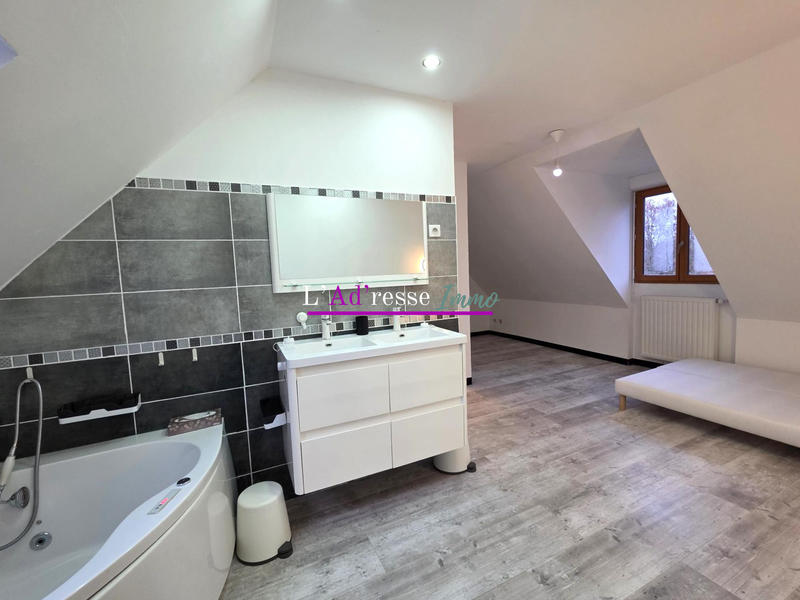 Maison - 127 m² - 8 pièces