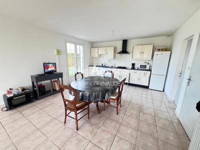 Maison - 94 m² - 4 pièces