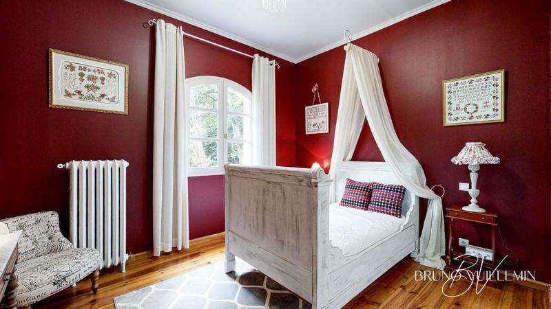 Maison - 206 m² - 8 pièces