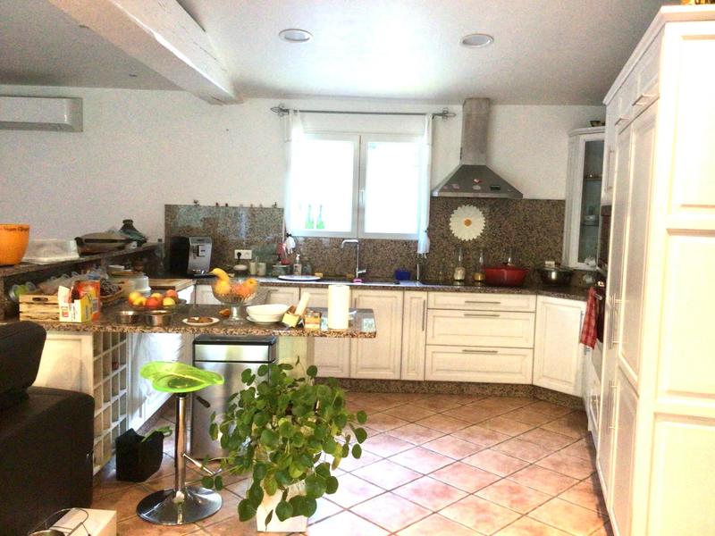 Villa - 296 m² - 11 pièces
