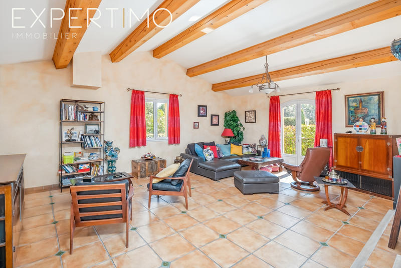 Villa - 167 m² - 6 pièces