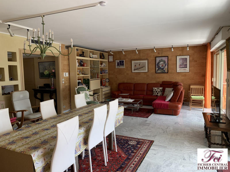 Appartement - 99 m² - 4 pièces