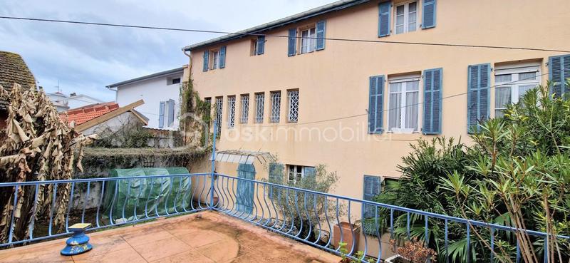 Immeuble - 415 m² - 10 pièces