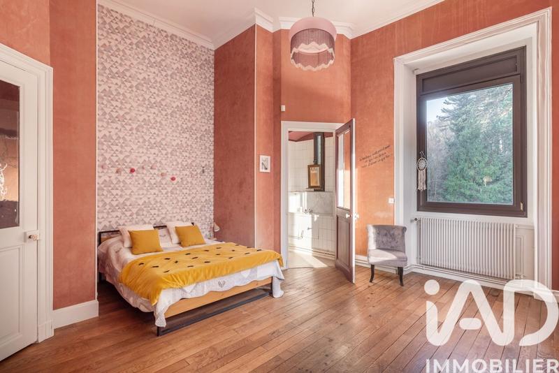 Maison - 980 m² - 35 pièces