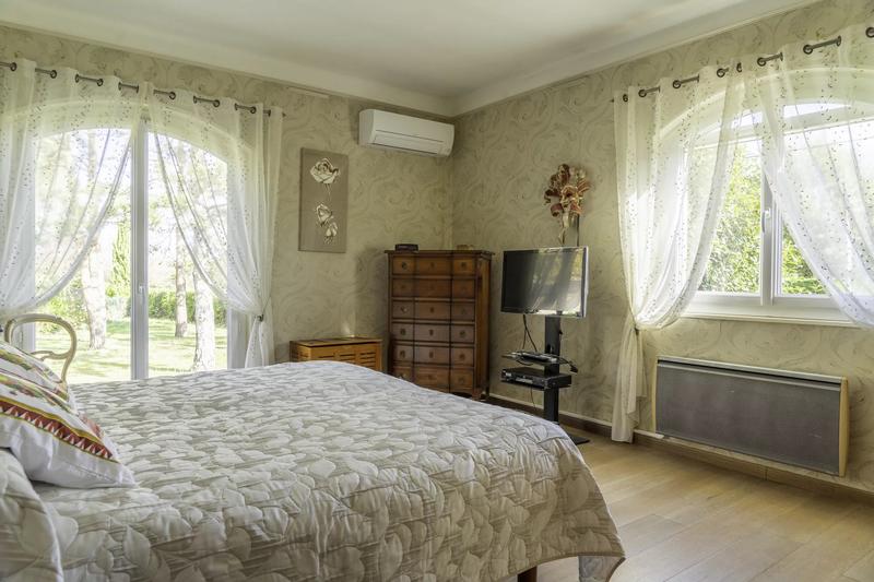 Maison - 210 m² - 9 pièces