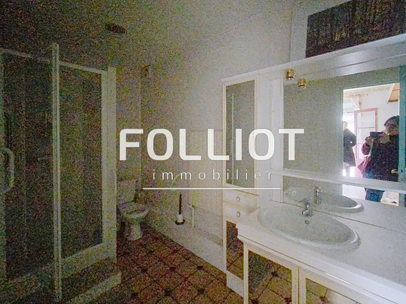 Maison - 221 m² - 6 pièces