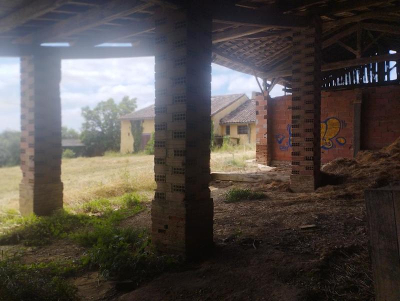 Maison - 400 m² - 1 pièce