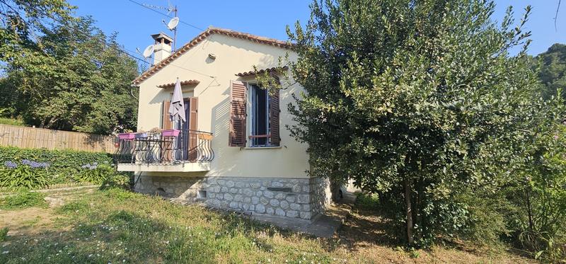 Maison - 560 m² - 3 pièces