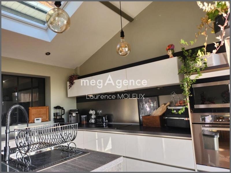 Maison - 240 m² - 7 pièces