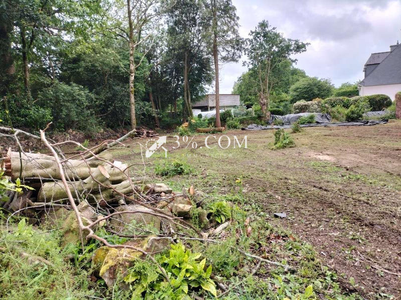 Terrain constructible - 1 111 m²