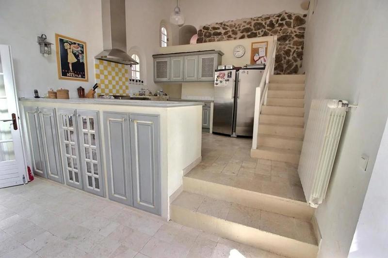 Maison - 240 m² - 7 pièces