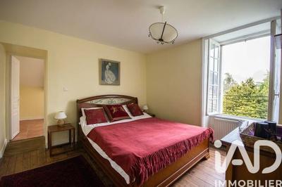 Maison - 234 m² - 11 pièces