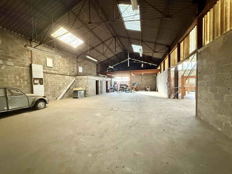 Entrepôt - 800 m²