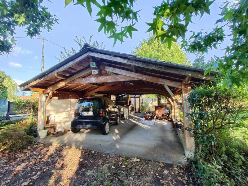 Maison - 248 m² - 6 pièces