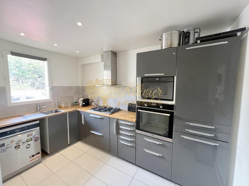 Pavillon - 90 m² - 5 pièces