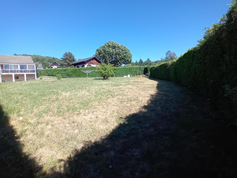 Terrain constructible - 831 m²