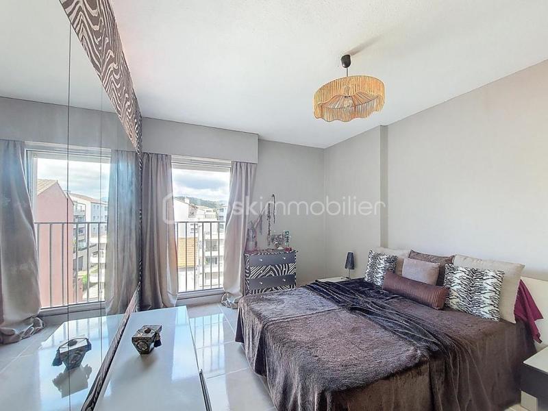 Appartement - 75 m² - 4 pièces