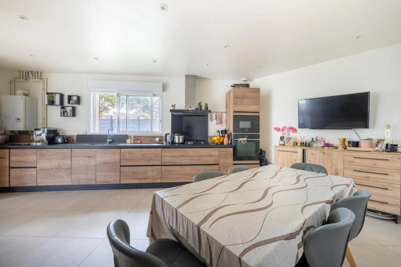 Maison - 98 m² - 5 pièces