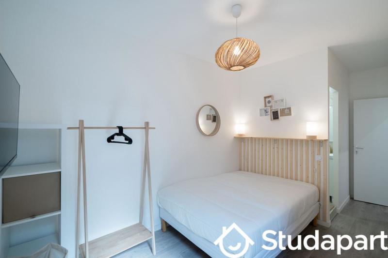 Chambre - 11 m² - 1 pièce