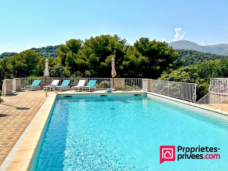 Villa - 360 m² - 12 pièces