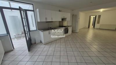 Maison - 210 m² - 8 pièces