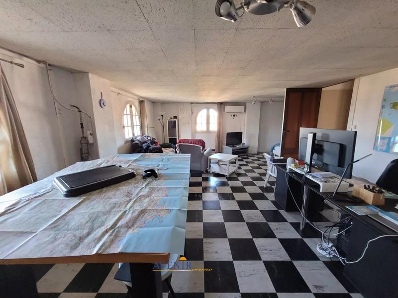 Maison - 225 m² - 10 pièces