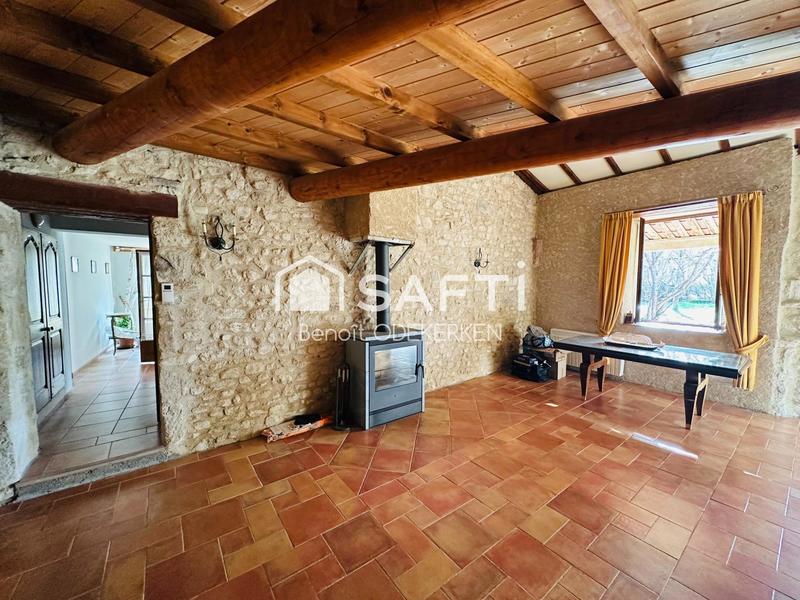 Maison - 280 m² - 12 pièces