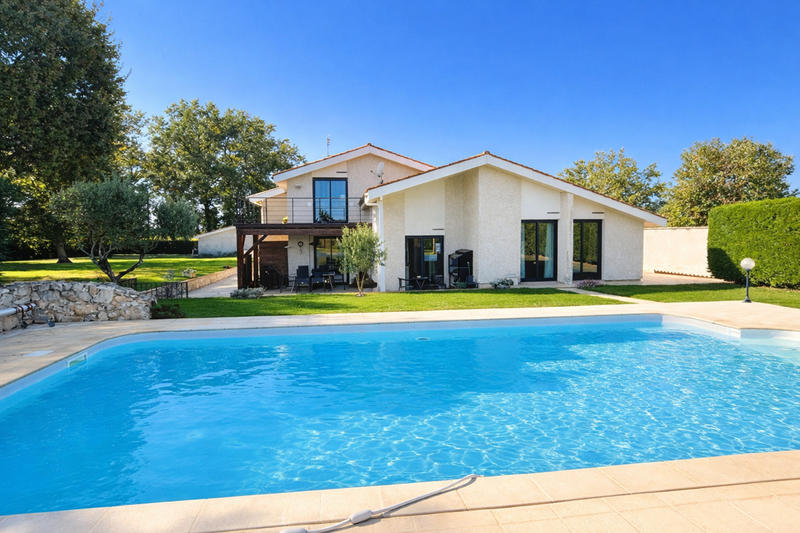 Maison - 209 m² - 6 pièces