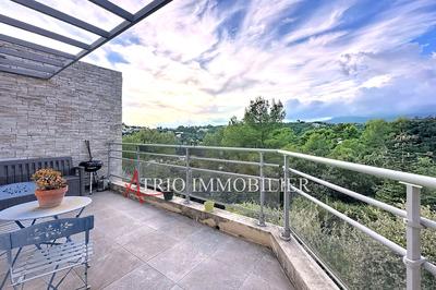 Appartement - 92 m² - 4 pièces