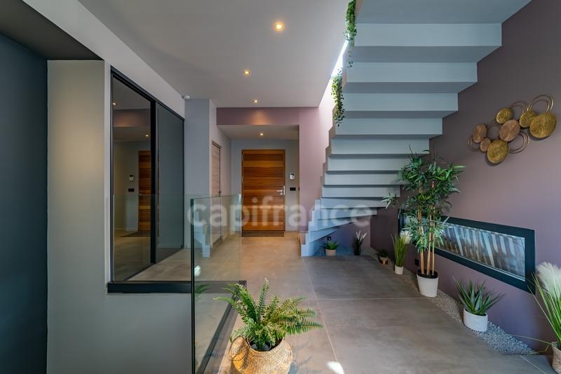 Maison - 180 m² - 6 pièces