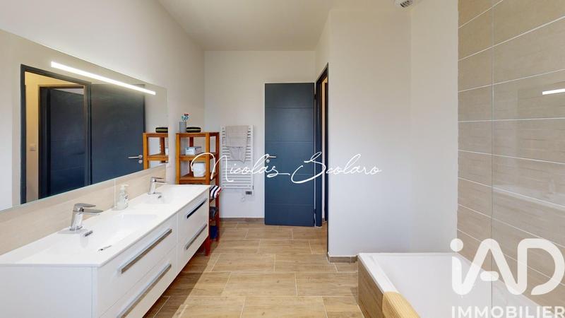 Maison - 186 m² - 5 pièces