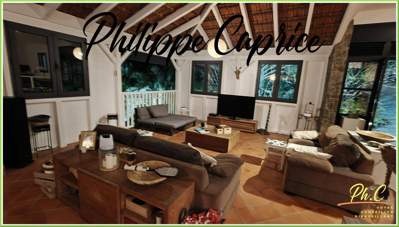 Maison - 366 m² - 8 pièces