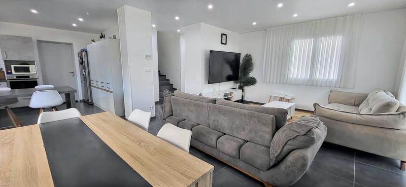 Villa - 100 m² - 4 pièces