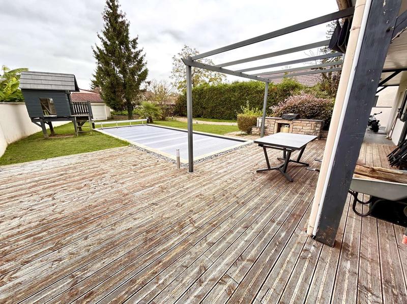 Maison traditionnelle - 130 m² - 8 pièces