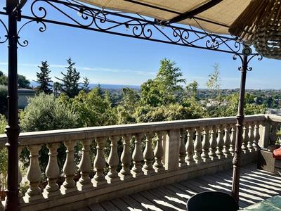 Maison - 215 m² - 7 pièces