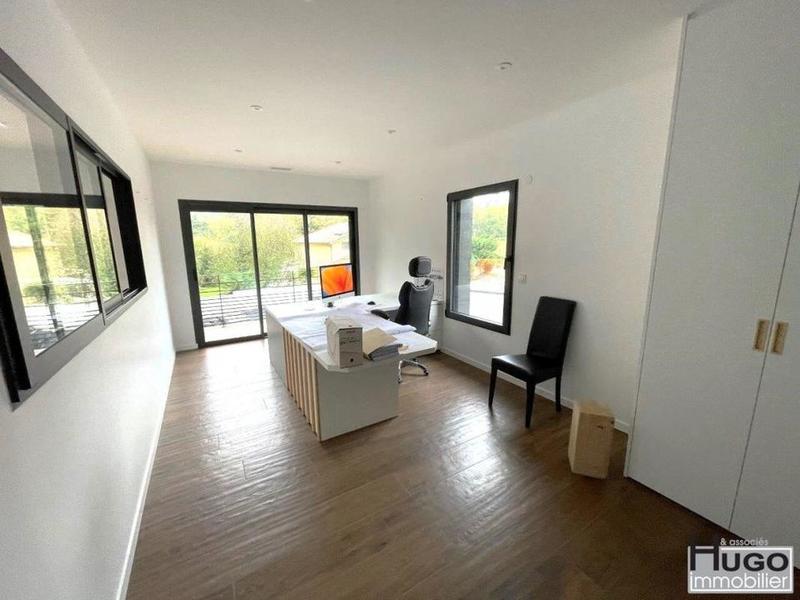 Local d'activité / Entrepôt - 14 200 m²