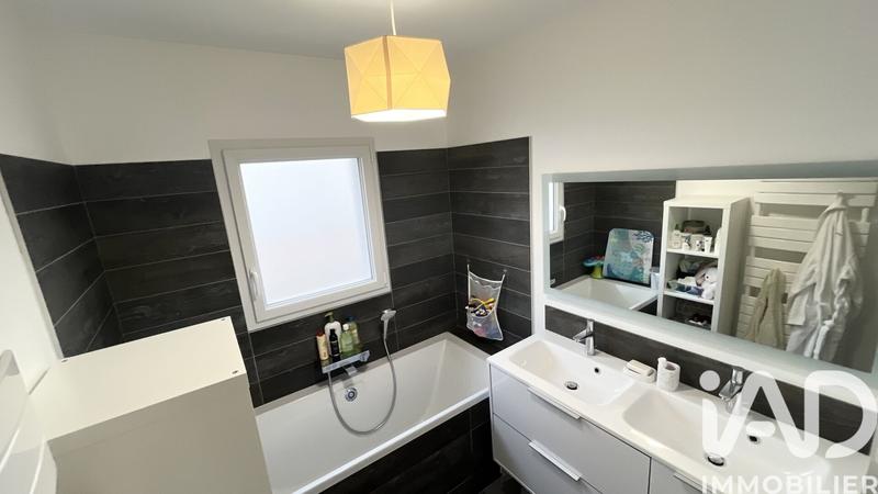 Maison - 96 m² - 5 pièces